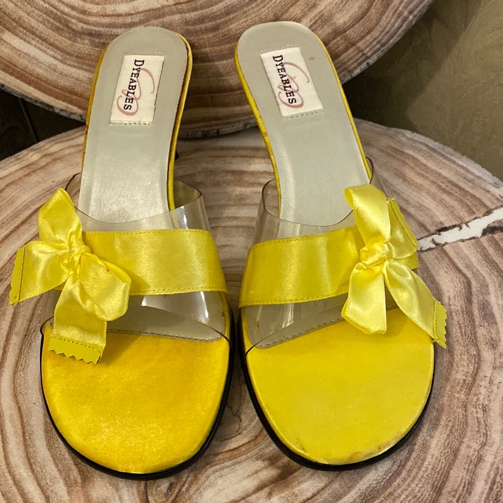 RAINBOW YELLOW SANDALS FOR ANY DAY.  SUMMERS IS ON THE WAY!
